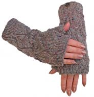 Fleece lined - leaf pattern -  wristwarmers - pale heather