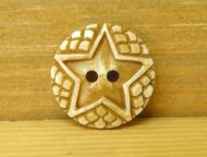Hand carved - Star - Round button