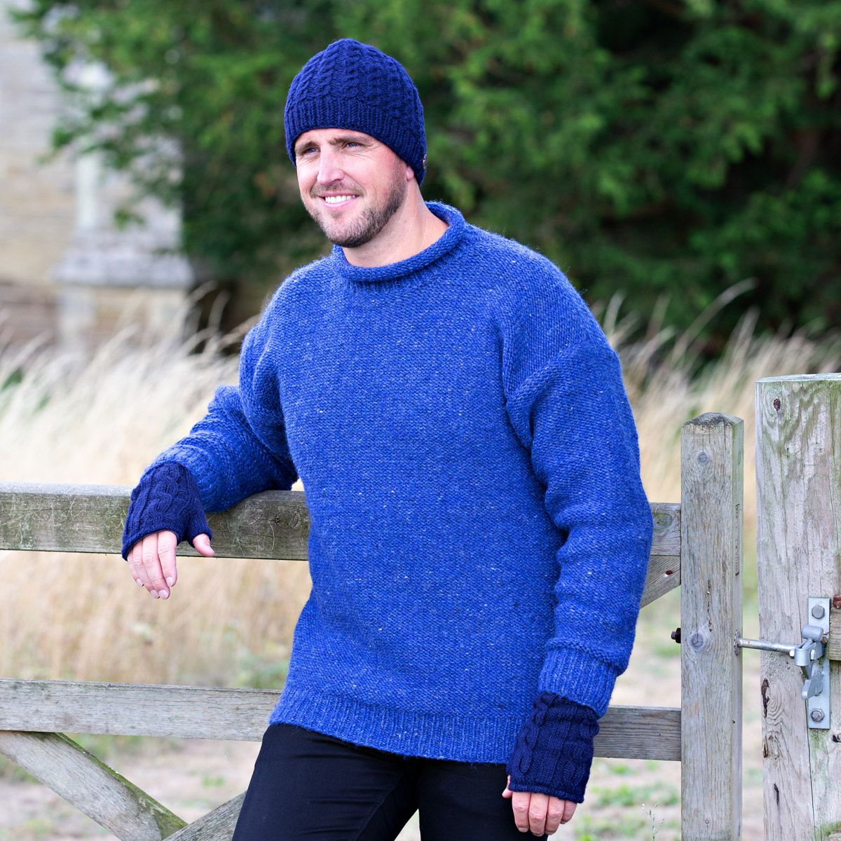 Pure wool - hand knit - Cuff jumper - Blue | Black Yak