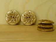Hand carved - triple flower button - pale