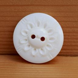 Round - carved - Dahlia - button