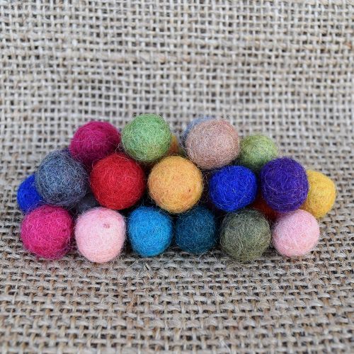 Hand rolled - pure wool - felt balls - assorted plain: 5