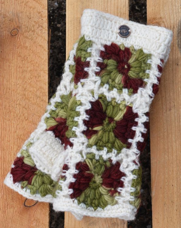 Fleece lined wristwarmer - crochet squares - white/autumn