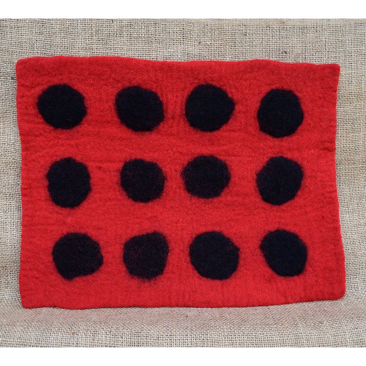 Handmade felt - spotted mat - rectangle - red/black
