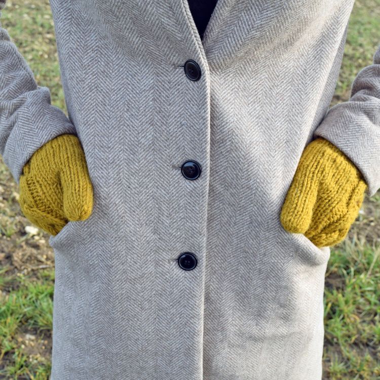 Fleece lined mittens - Cable - Mustard