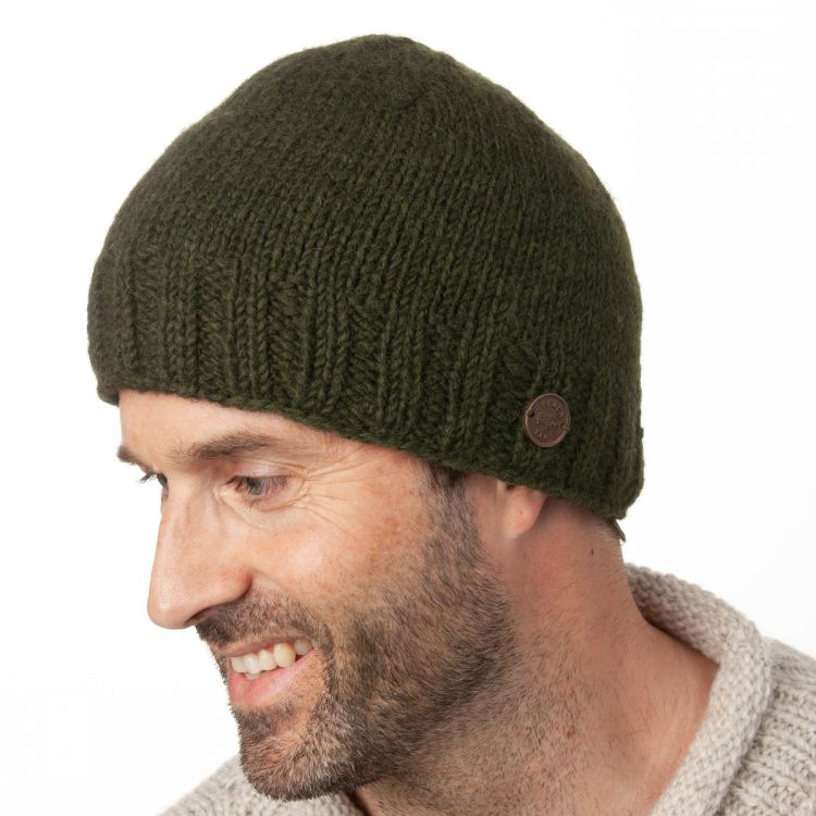 Hand knit - pure wool - plain beanie - dark green